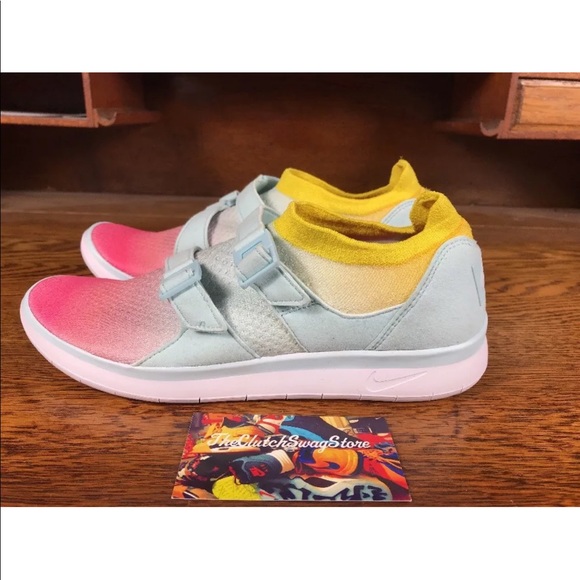 NEW Nike Air Sockracer Flyknit Multi-Color Runner - Picture 4 of 5